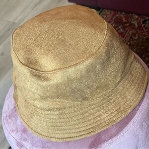 Gap faux suede bucket hat NWOT in Cognac